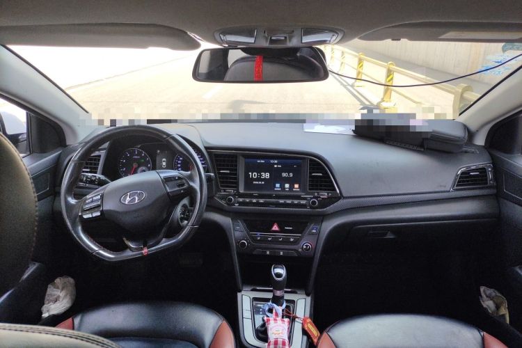 Used Hyundai Elantra (6th Generation / Lingdong) 2016 1.4T Dual-Clutch Xuan Dong · Dynamic Version Center Console