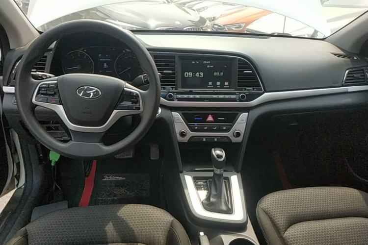 Used Hyundai Elantra (6th Generation / Lingdong) 2016 1.6L Automatic ZhiXuan – Elite Version Center Console