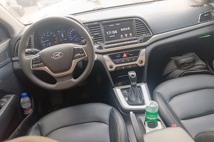 Used Hyundai Elantra (6th Generation / Lingdong) 2016 1.6L Automatic ZhiXuan – Elite Version Center Console