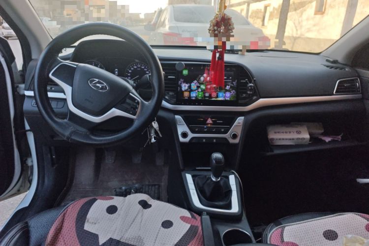 Used Hyundai Elantra (6th Generation / Lingdong) 2016 1.6L Manual ZhiXuan·Youth Edition Center Console