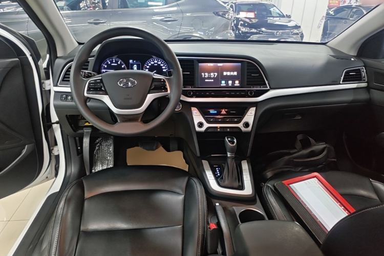 Used Hyundai Elantra (6th Generation / Lingdong) 2016 1.6L Automatic ZhiXuan – Elite Version Center Console