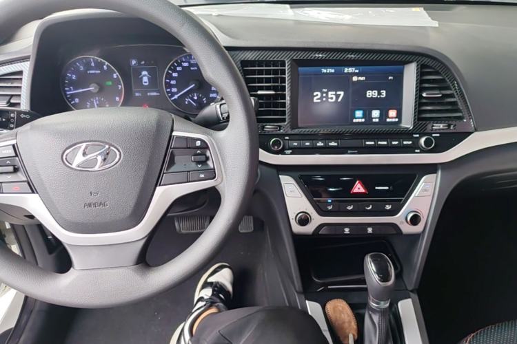 Used Hyundai Elantra (6th Generation / Lingdong) 2016 1.6L Automatic ZhiXuan – Elite Version Center Console