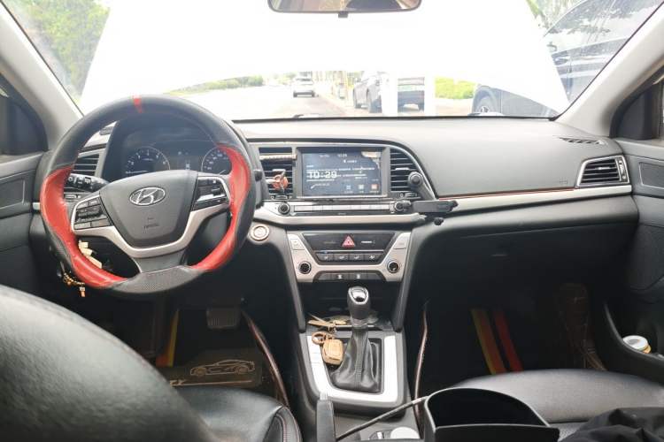 Used Hyundai Elantra (6th Generation / Lingdong) 2016 1.6L Automatic ZhiXuan – Elite Version Center Console