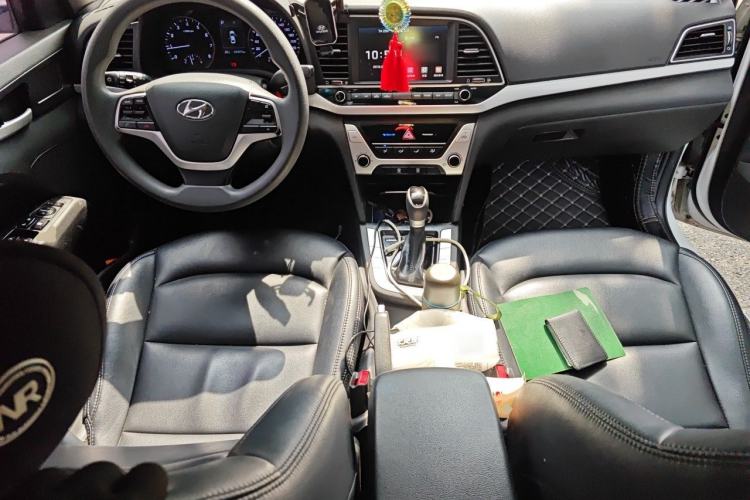 Used Hyundai Elantra (6th Generation / Lingdong) 2016 1.6L Automatic ZhiXuan – Elite Version Center Console
