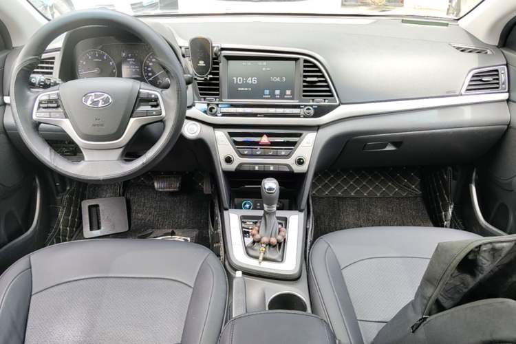 Used Hyundai Elantra (6th Generation / Lingdong) 2016 1.6L Automatic ZhiXuan – Elite Version Center Console