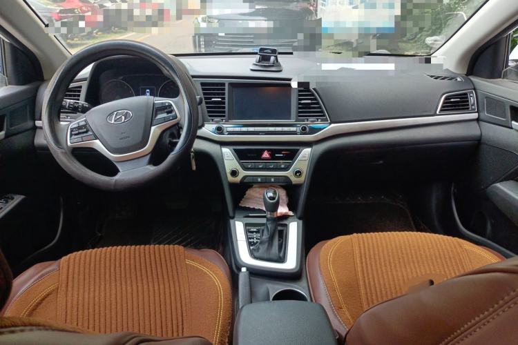 Used Hyundai Elantra (6th Generation / Lingdong) 2016 1.6L Automatic ZhiXuan – Elite Version Center Console
