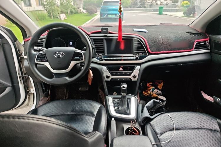 Used Hyundai Elantra (6th Generation / Lingdong) 2016 1.6L Automatic ZhiXuan – Elite Version Center Console