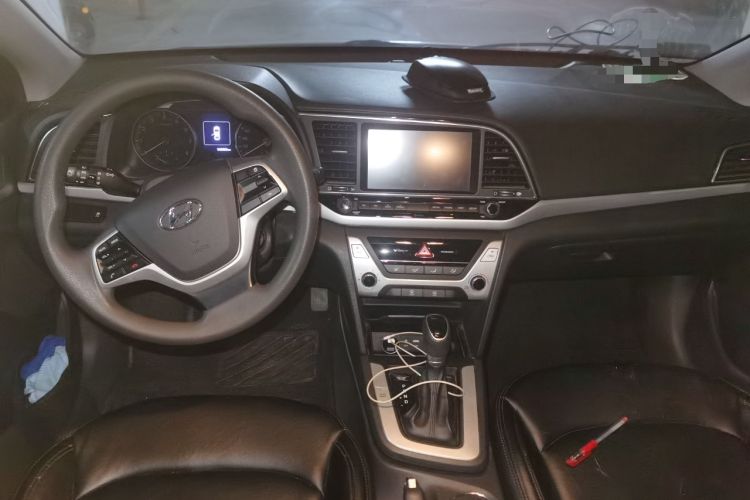 Used Hyundai Elantra (6th Generation / Lingdong) 2016 1.6L Automatic ZhiXuan – Elite Version Center Console