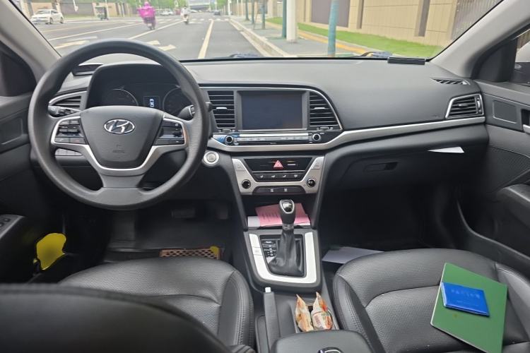 Used Hyundai Elantra (6th Generation / Lingdong) 2016 1.6L Automatic ZhiXuan – Elite Version Center Console