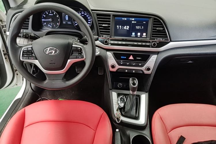 Used Hyundai Elantra (6th Generation / Lingdong) 2016 1.6L Automatic ZhiXuan – Elite Version Center Console