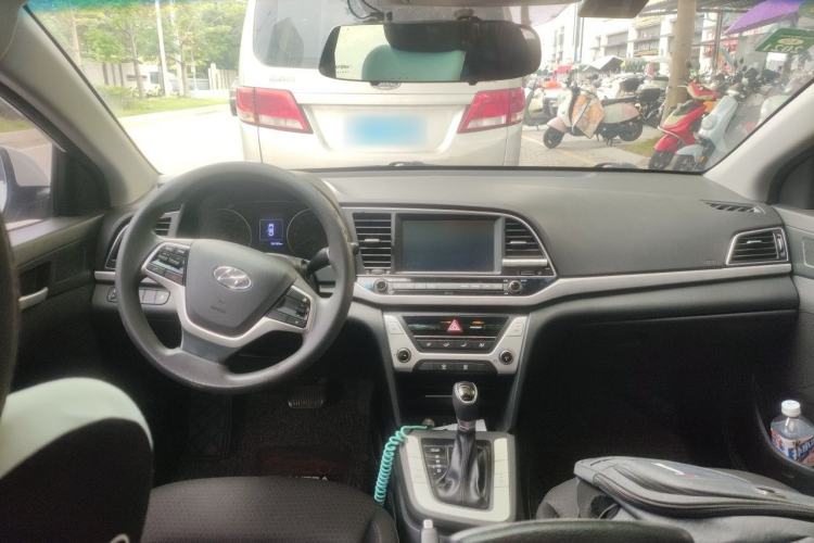 Used Hyundai Elantra (6th Generation / Lingdong) 2016 1.6L Automatic ZhiXuan – Elite Version Center Console