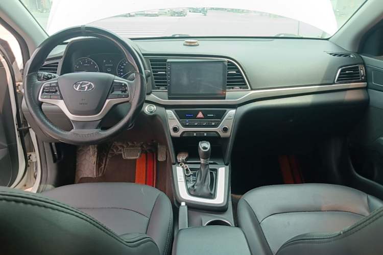 Used Hyundai Elantra (6th Generation / Lingdong) 2016 1.6L Automatic ZhiXuan – Elite Version Center Console