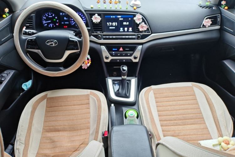 Used Hyundai Elantra (6th Generation / Lingdong) 2016 1.6L Automatic ZhiXuan – Elite Version Center Console