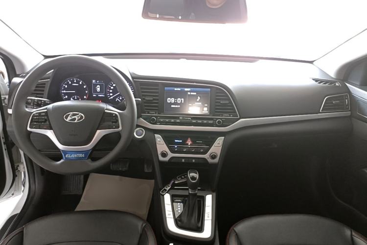 Used Hyundai Elantra (6th Generation / Lingdong) 2016 1.6L Automatic ZhiXuan – Elite Version Center Console