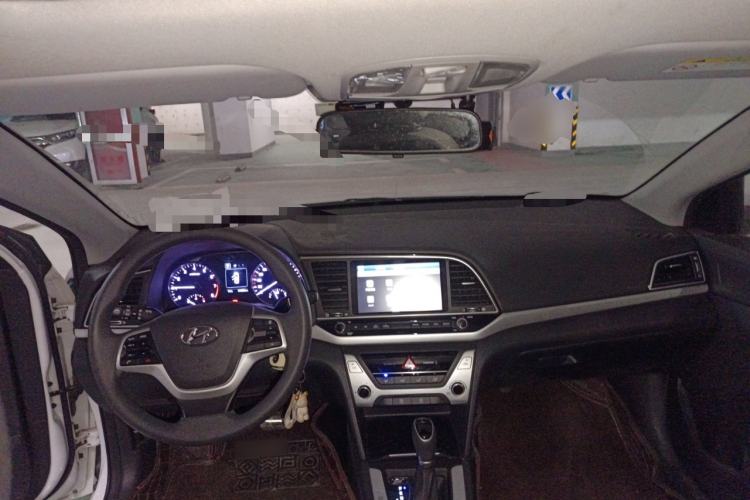 Used Hyundai Elantra (6th Generation / Lingdong) 2016 1.6L Automatic ZhiXuan – Elite Version Center Console