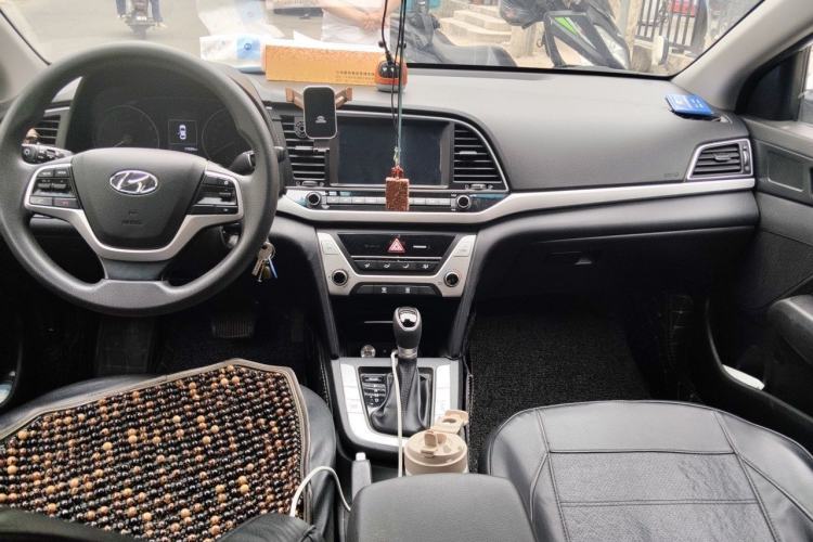 Used Hyundai Elantra (6th Generation / Lingdong) 2016 1.6L Automatic ZhiXuan – Elite Version Center Console