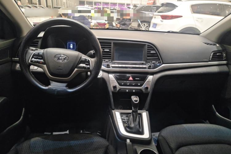 Used Hyundai Elantra (6th Generation / Lingdong) 2016 1.6L Automatic ZhiXuan – Elite Version Center Console