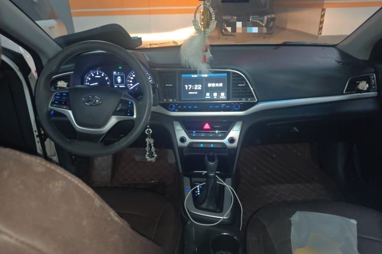 Used Hyundai Elantra (6th Generation / Lingdong) 2016 1.6L Automatic ZhiXuan – Elite Version Center Console