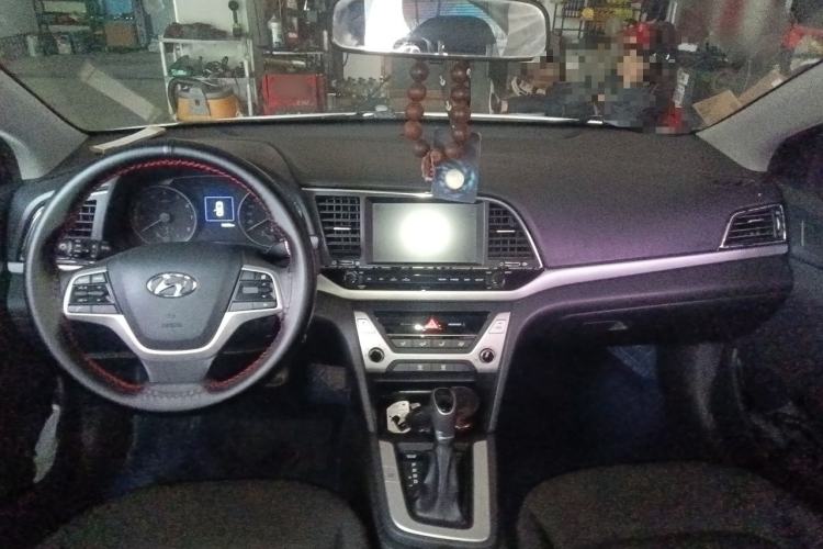 Used Hyundai Elantra (6th Generation / Lingdong) 2016 1.6L Automatic ZhiXuan – Elite Version Center Console