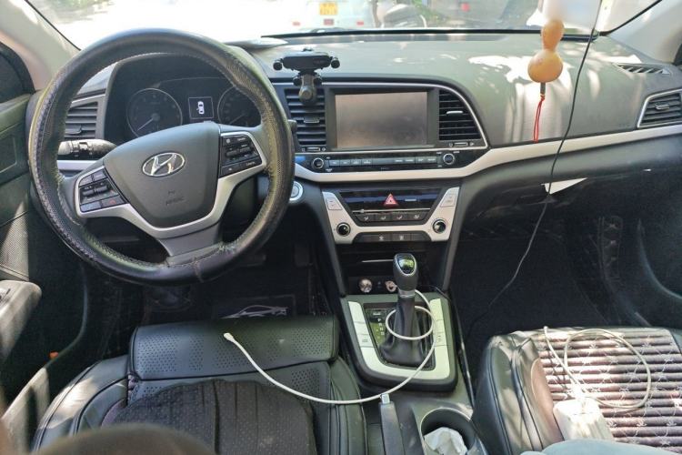 Used Hyundai Elantra (6th Generation / Lingdong) 2016 1.6L Automatic ZhiXuan – Elite Version Center Console