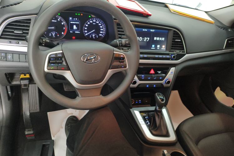 Used Hyundai Elantra (6th Generation / Lingdong) 2016 1.6L Automatic ZhiXuan – Elite Version Center Console