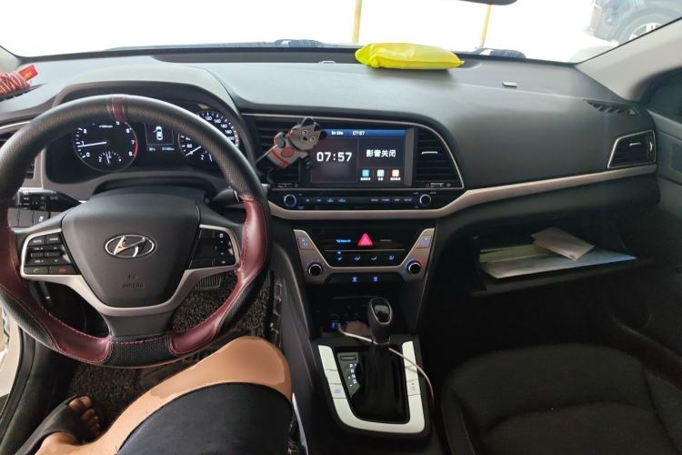 Used Hyundai Elantra (6th Generation / Lingdong) 2016 1.6L Automatic ZhiXuan – Elite Version Center Console