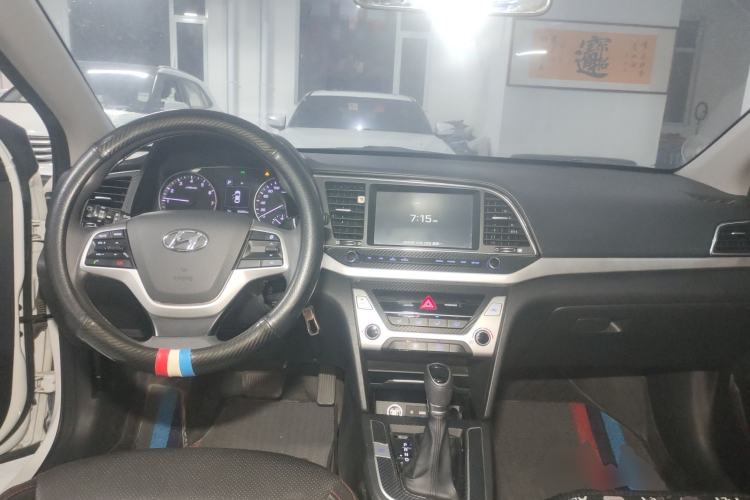 Used Hyundai Elantra (6th Generation / Lingdong) 2016 1.6L Automatic ZhiXuan – Elite Version Center Console