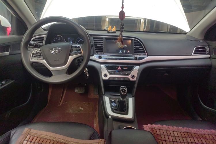 Used Hyundai Elantra (6th Generation / Lingdong) 2016 1.6L Automatic ZhiXuan – Elite Version Center Console