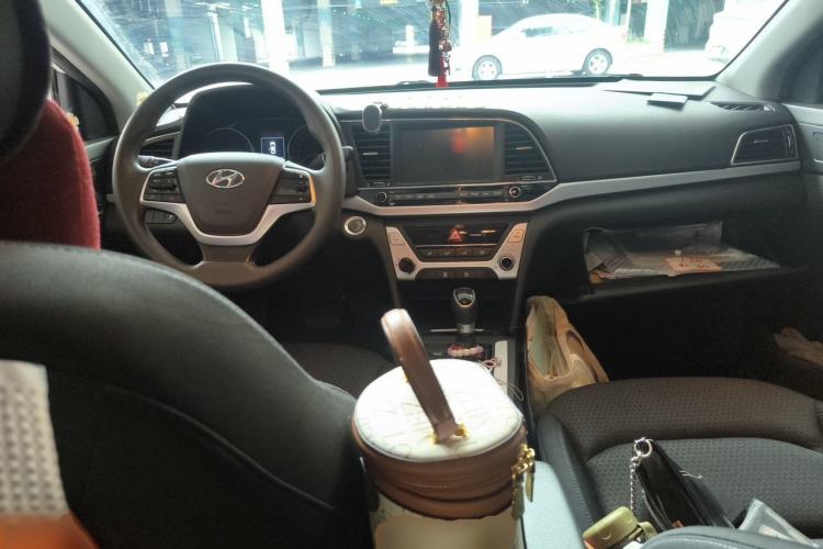Used Hyundai Elantra (6th Generation / Lingdong) 2016 1.6L Automatic ZhiXuan – Elite Version Center Console