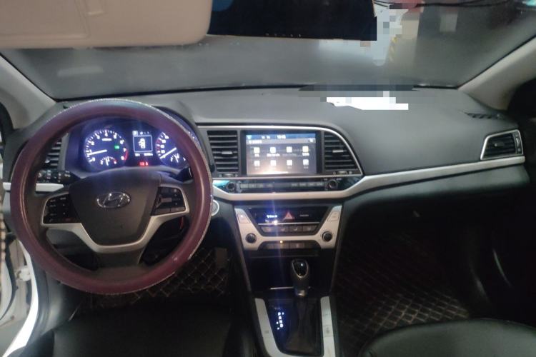 Used Hyundai Elantra (6th Generation / Lingdong) 2016 1.6L Automatic ZhiXuan – Elite Version Center Console