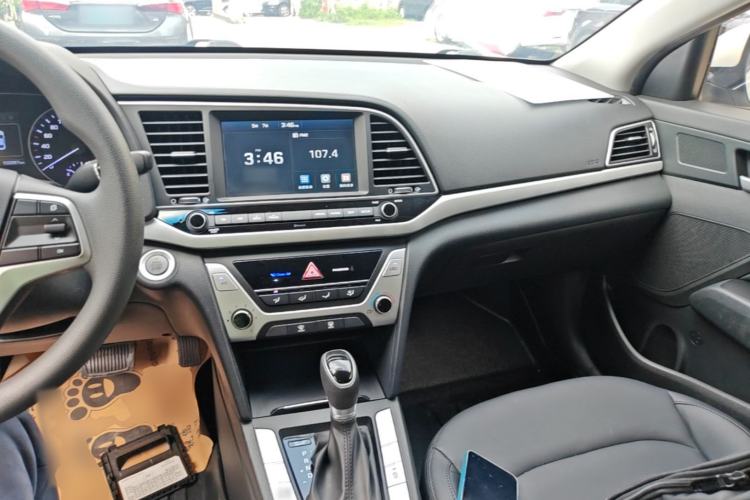 Used Hyundai Elantra (6th Generation / Lingdong) 2016 1.6L Automatic ZhiXuan – Elite Version Center Console