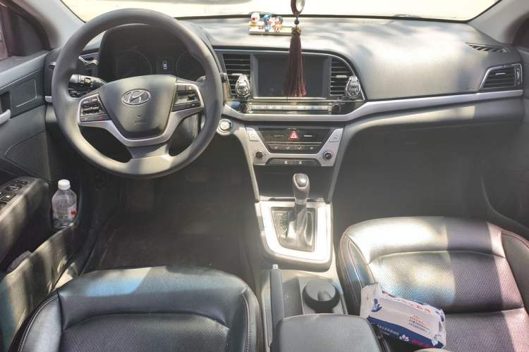Used Hyundai Elantra (6th Generation / Lingdong) 2016 1.6L Automatic ZhiXuan – Elite Version Center Console