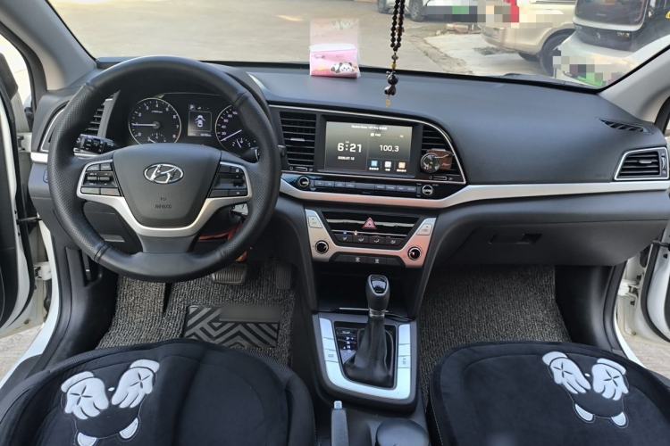Used Hyundai Elantra (6th Generation / Lingdong) 2016 1.6L Automatic ZhiXuan – Elite Version Center Console