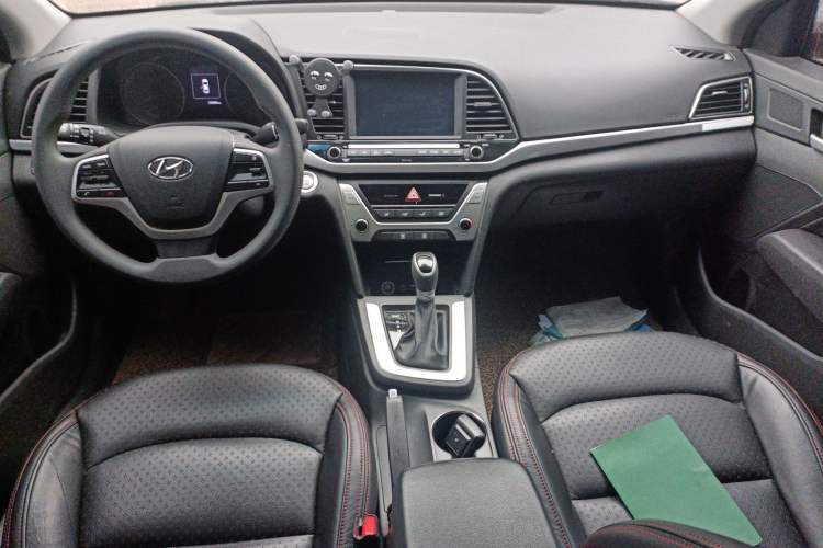 Used Hyundai Elantra (6th Generation / Lingdong) 2016 1.6L Automatic ZhiXuan – Elite Version Center Console