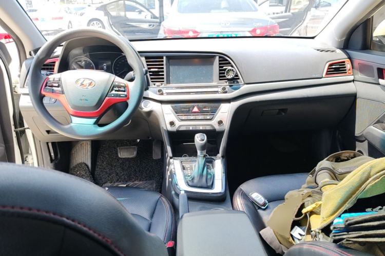 Used Hyundai Elantra (6th Generation / Lingdong) 2016 1.6L Automatic ZhiXuan – Elite Version Center Console