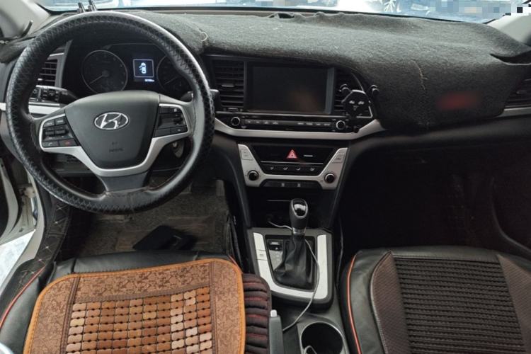 Used Hyundai Elantra (6th Generation / Lingdong) 2016 1.6L Automatic ZhiXuan – Elite Version Center Console