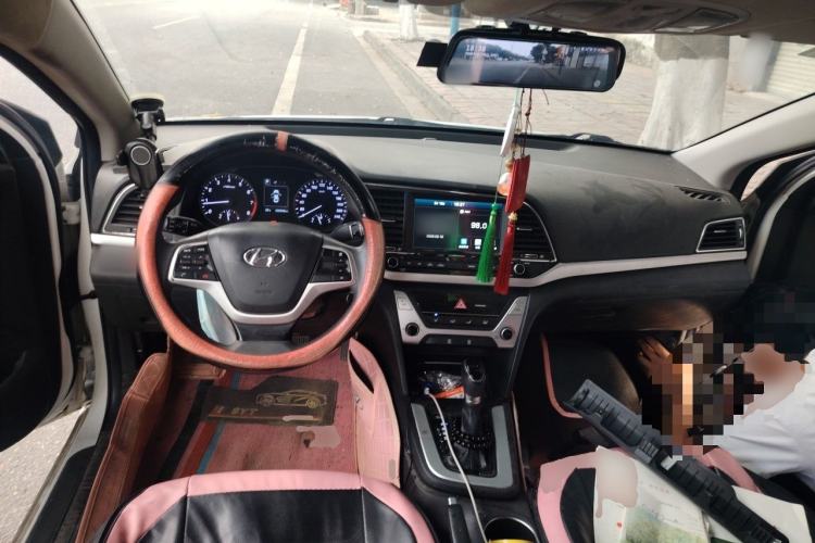 Used Hyundai Elantra (6th Generation / Lingdong) 2016 1.6L Automatic ZhiXuan – Elite Version Center Console