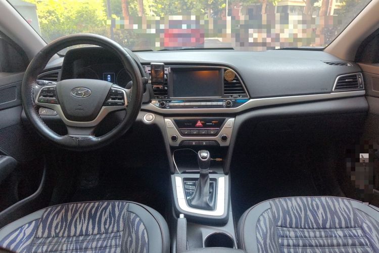 Used Hyundai Elantra (6th Generation / Lingdong) 2016 1.6L Automatic ZhiXuan · Luxury Version Center Console