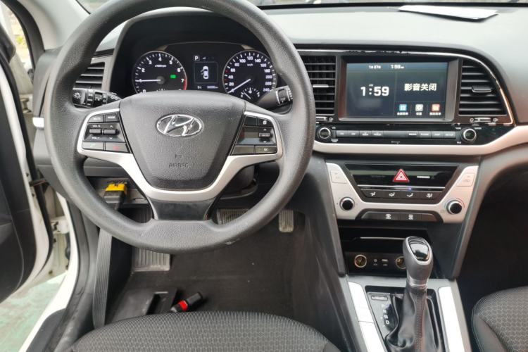 Used Hyundai Elantra (6th Generation / Lingdong) 2016 1.6L Automatic ZhiXuan – Elite Version Center Console