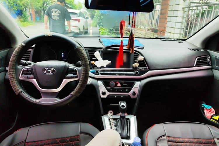 Used Hyundai Elantra (6th Generation / Lingdong) 2016 1.6L Automatic ZhiXuan – Elite Version Center Console