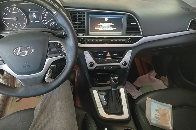 Used Hyundai Elantra (6th Generation / Lingdong) 2016 1.6L Automatic ZhiXuan – Elite Version Center Console