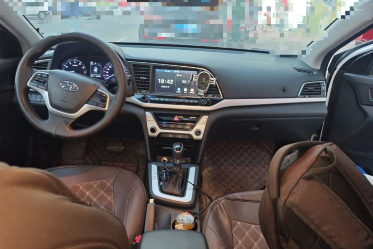 Used Hyundai Elantra (6th Generation / Lingdong) 2016 1.6L Automatic ZhiXuan – Elite Version Center Console