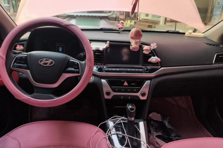 Used Hyundai Elantra (6th Generation / Lingdong) 2016 1.6L Automatic ZhiXuan – Elite Version Center Console