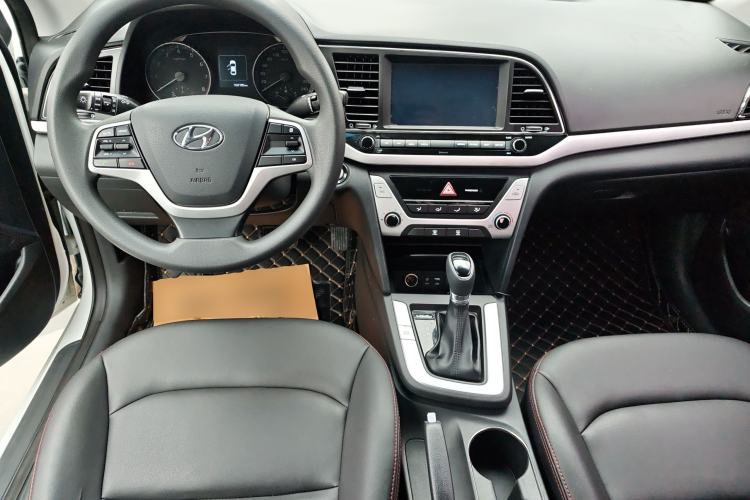 Used Hyundai Elantra (6th Generation / Lingdong) 2016 1.6L Automatic ZhiXuan – Elite Version Center Console