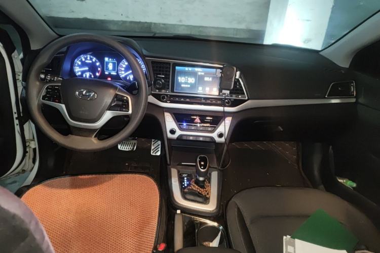 Used Hyundai Elantra (6th Generation / Lingdong) 2016 1.6L Automatic ZhiXuan – Elite Version Center Console
