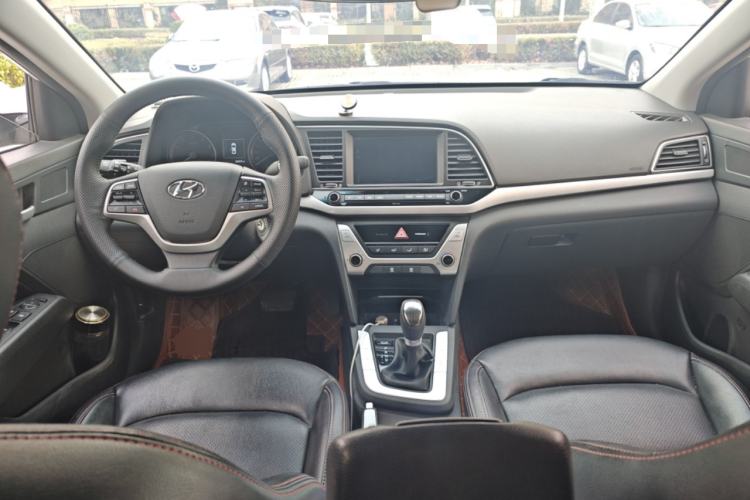 Used Hyundai Elantra (6th Generation / Lingdong) 2016 1.6L Automatic ZhiXuan – Elite Version Center Console