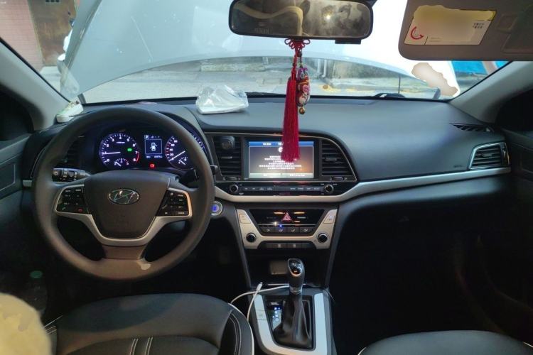 Used Hyundai Elantra (6th Generation / Lingdong) 2016 1.6L Automatic ZhiXuan – Elite Version Center Console