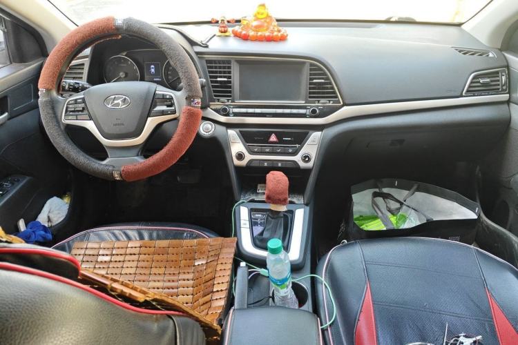 Used Hyundai Elantra (6th Generation / Lingdong) 2016 1.6L Automatic ZhiXuan – Elite Version Center Console