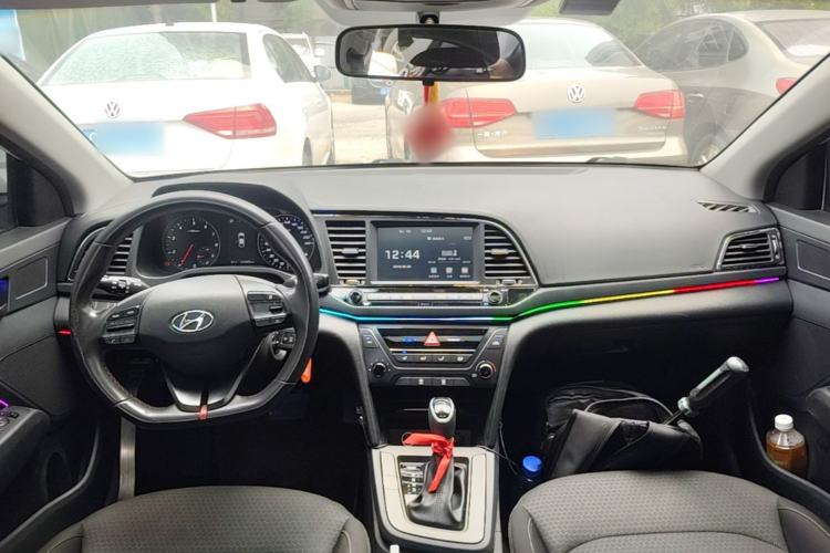 Used Hyundai Elantra (6th Generation / Lingdong) 2016 1.4T Dual-Clutch Xuan Dong · Dynamic Version Center Console