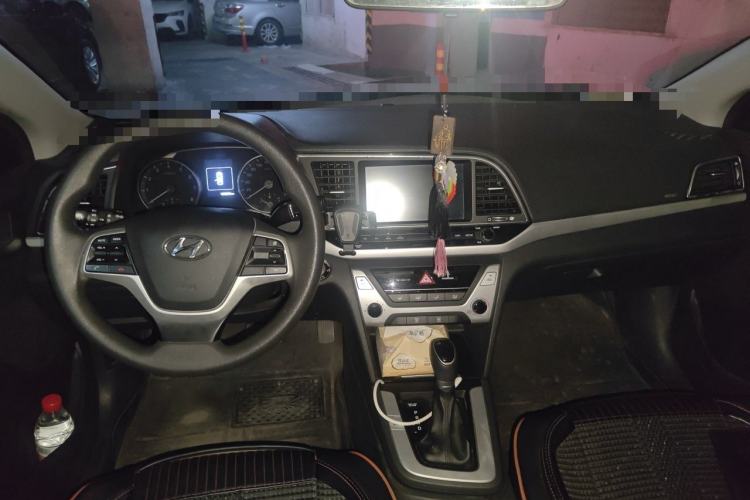 Used Hyundai Elantra (6th Generation / Lingdong) 2016 1.6L Automatic ZhiXuan – Elite Version Center Console